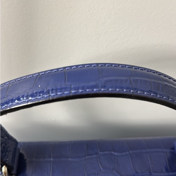 🔥🔥🔥A Beautiful Royal Blue Kate Spade Purse!🔥🔥🔥 - Picture 4 of 7